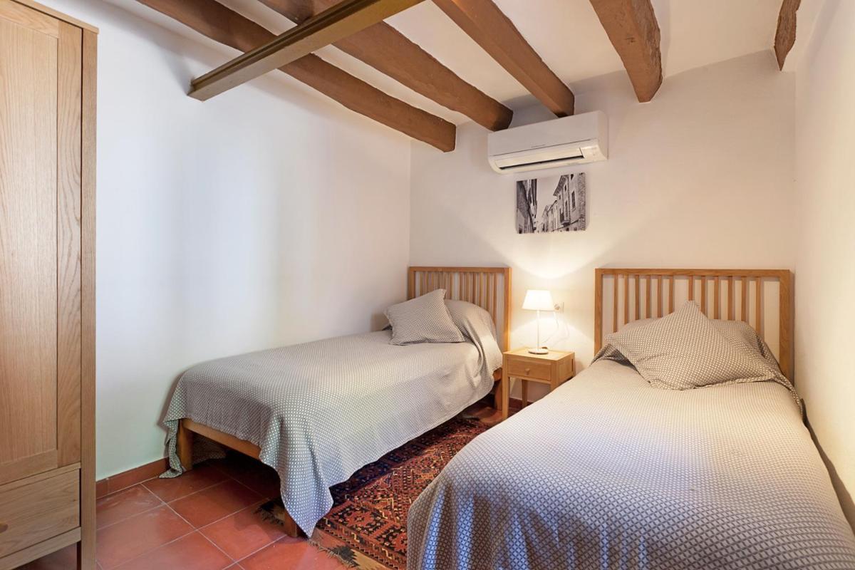 Casa Pont Roma, Garden And Pool In Villa *