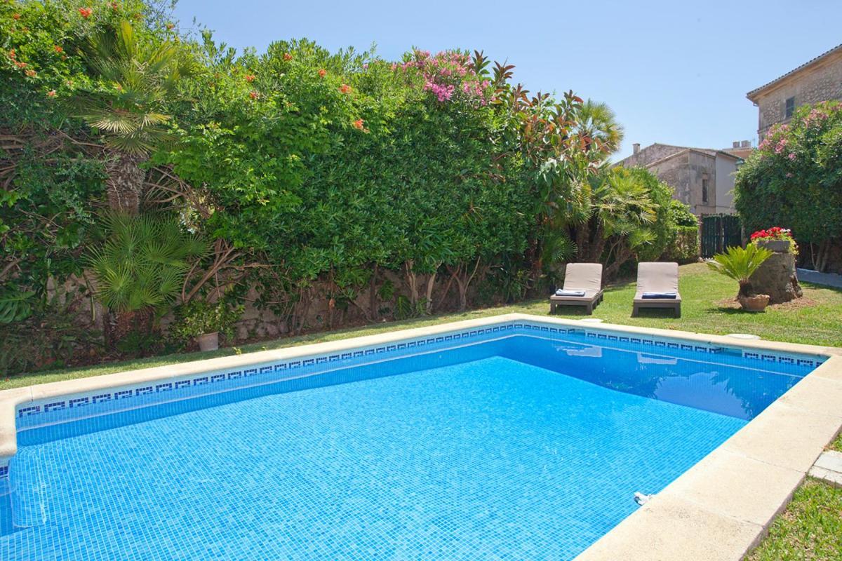 Villa Casa Pont Roma, Garden And Pool In *